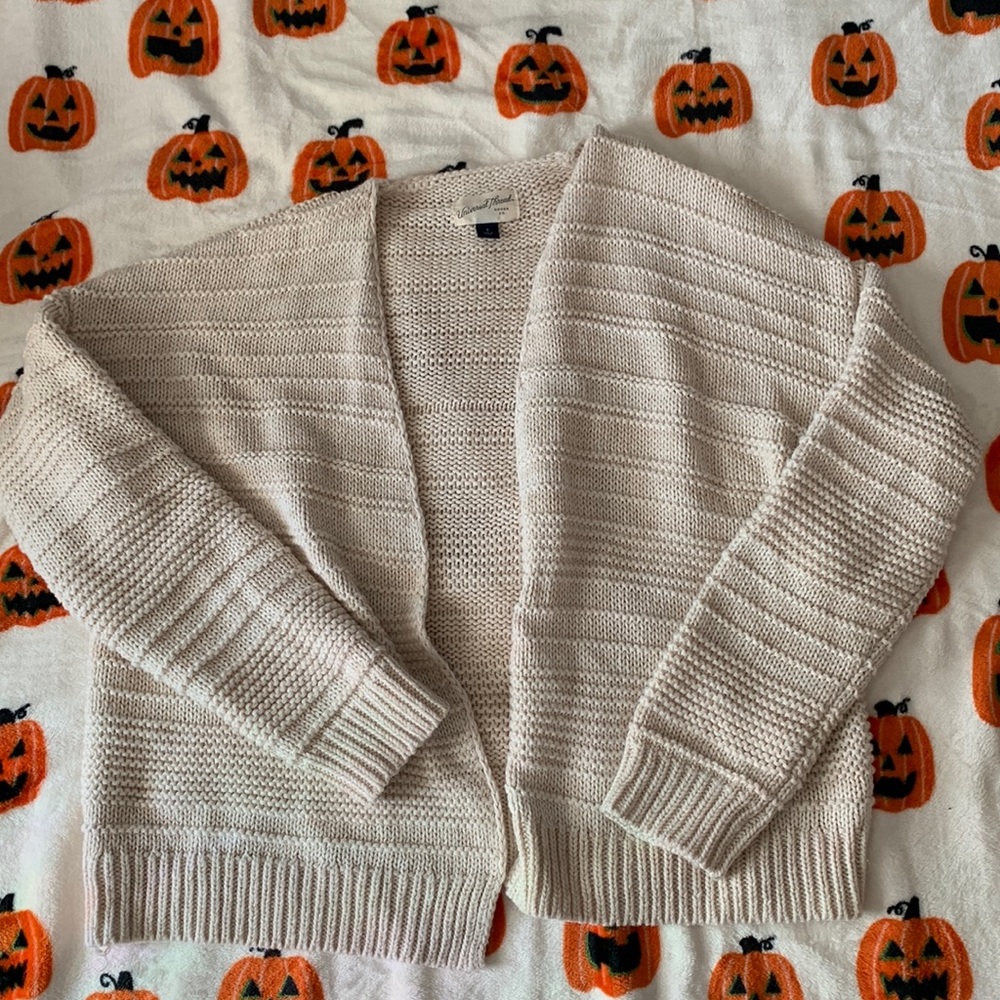Bright universal thread sweater size small.